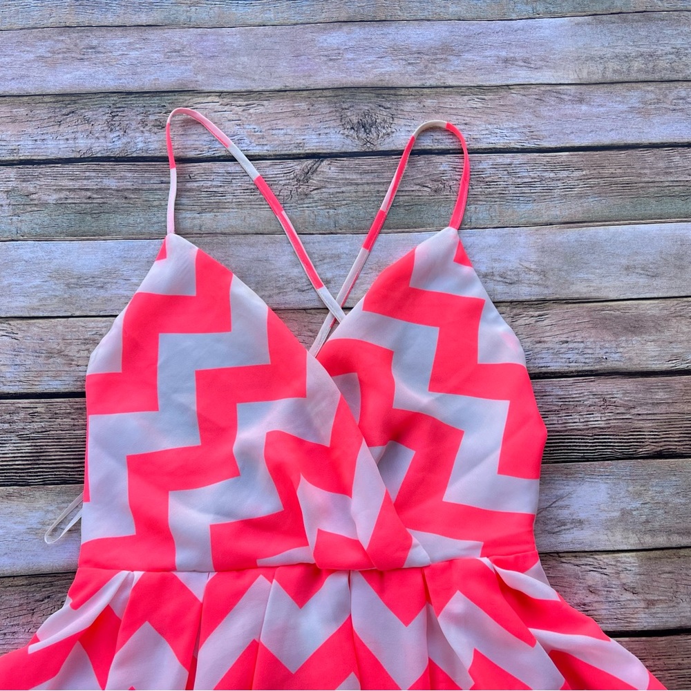 Windsor V Neck dress White and Neon Pink Sz M - Picture 5 of 6